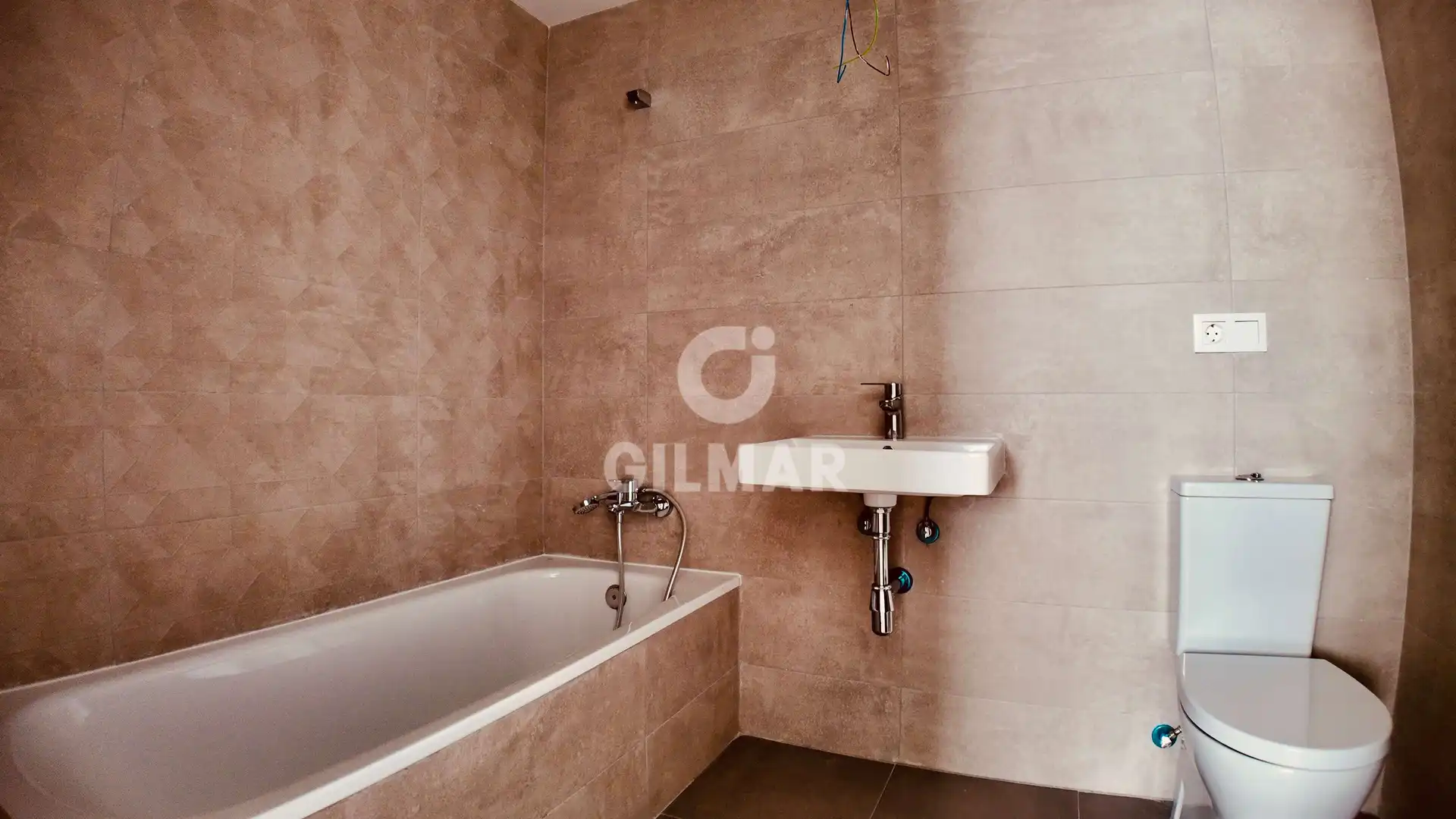 Bathroom of Flat for sale in Fuengirola  with Heating, Private garden and Storage room