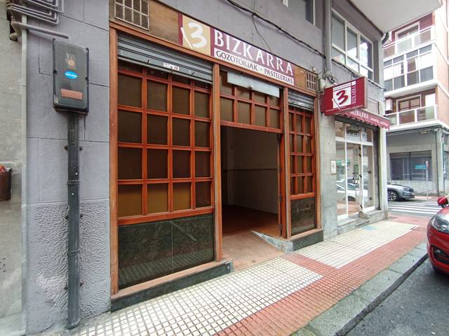Local comercial en Alquiler en Justo Ajuria Kalea en Sondika