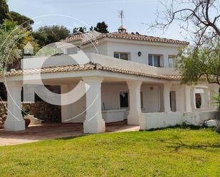 Vista exterior de Casa o xalet en venda en Almuñécar amb Aire condicionat, Terrassa i Traster