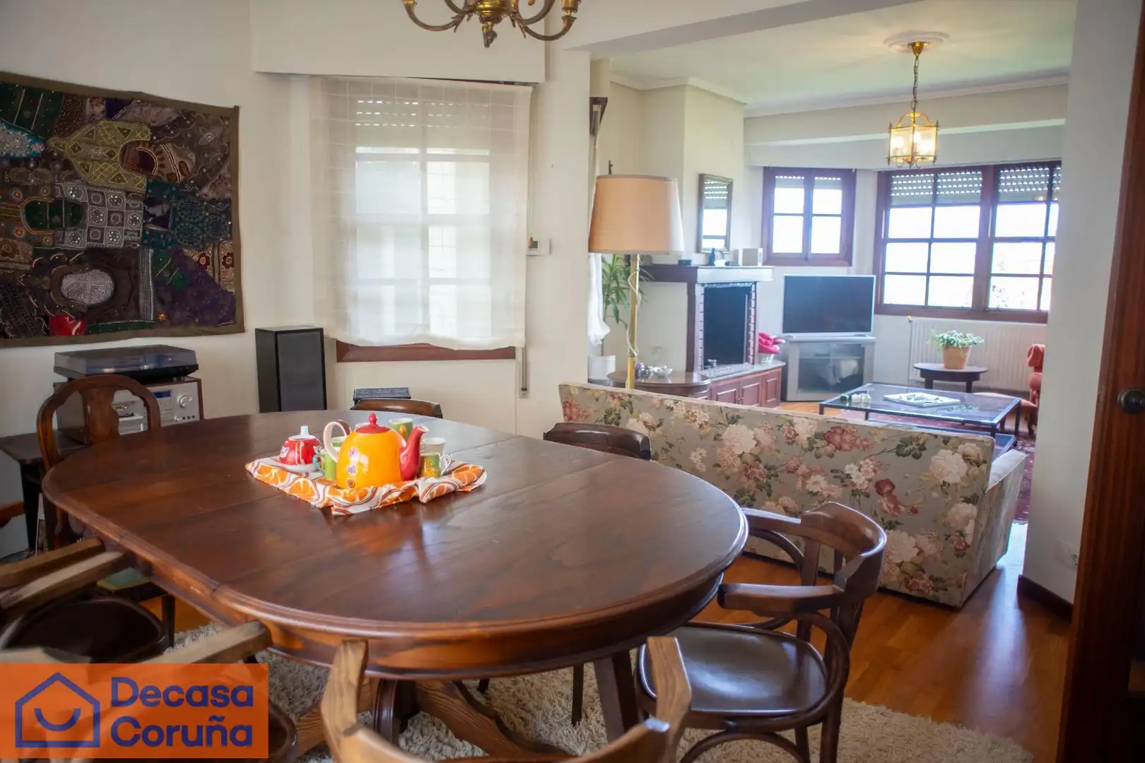 Comedor de Casa o chalet en venta en Oleiros con Calefacción, Jardín privado y Terraza