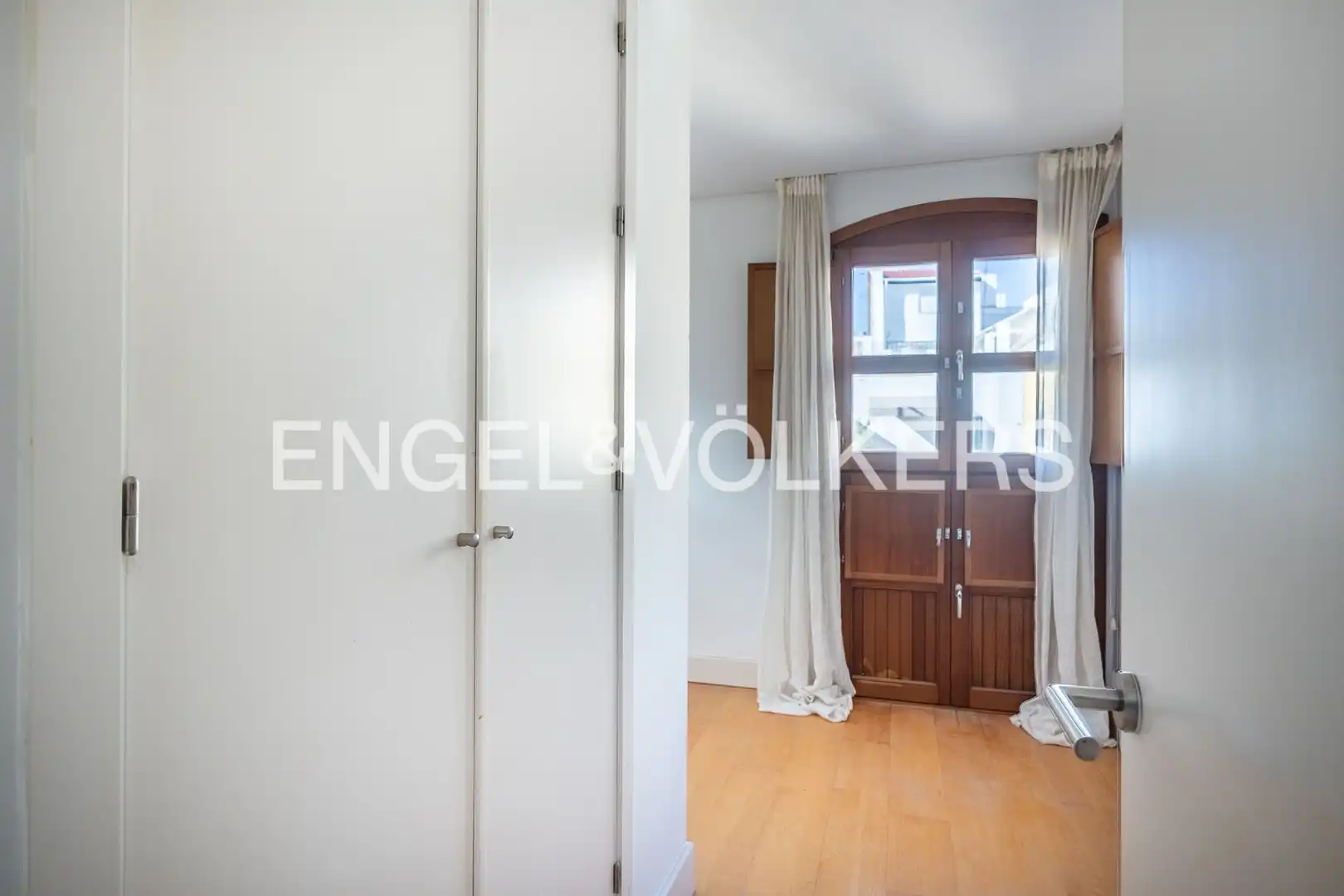 Houses for sale in Sevilla  with Air Conditioner, Heating and Storage room