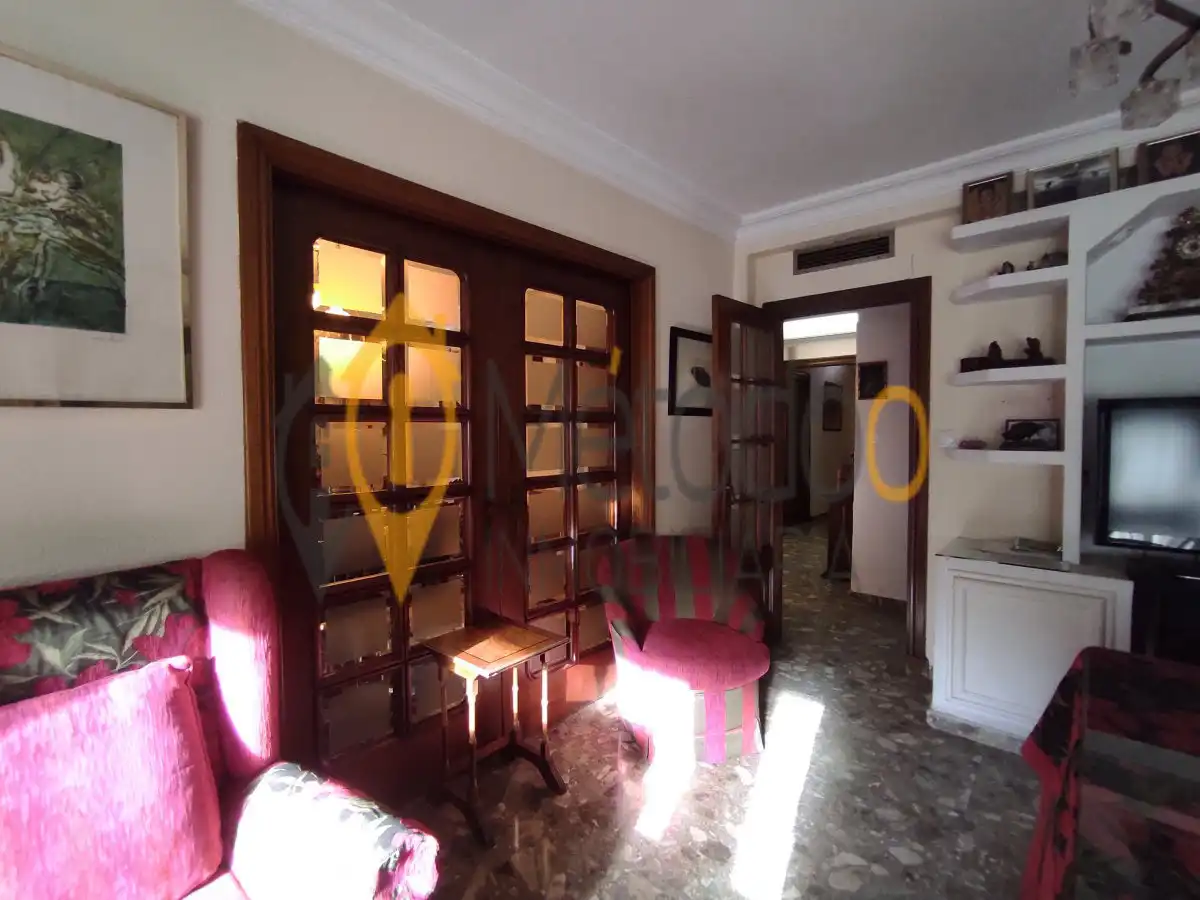 Flat for sale in Sevilla  with Air Conditioner, Terrace and Balcony