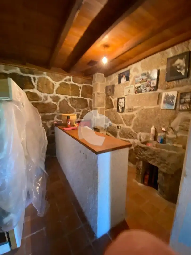 Cuina de Casa o xalet en venda en San Cibrao das Viñas amb Calefacció, Jardí privat i Parquet