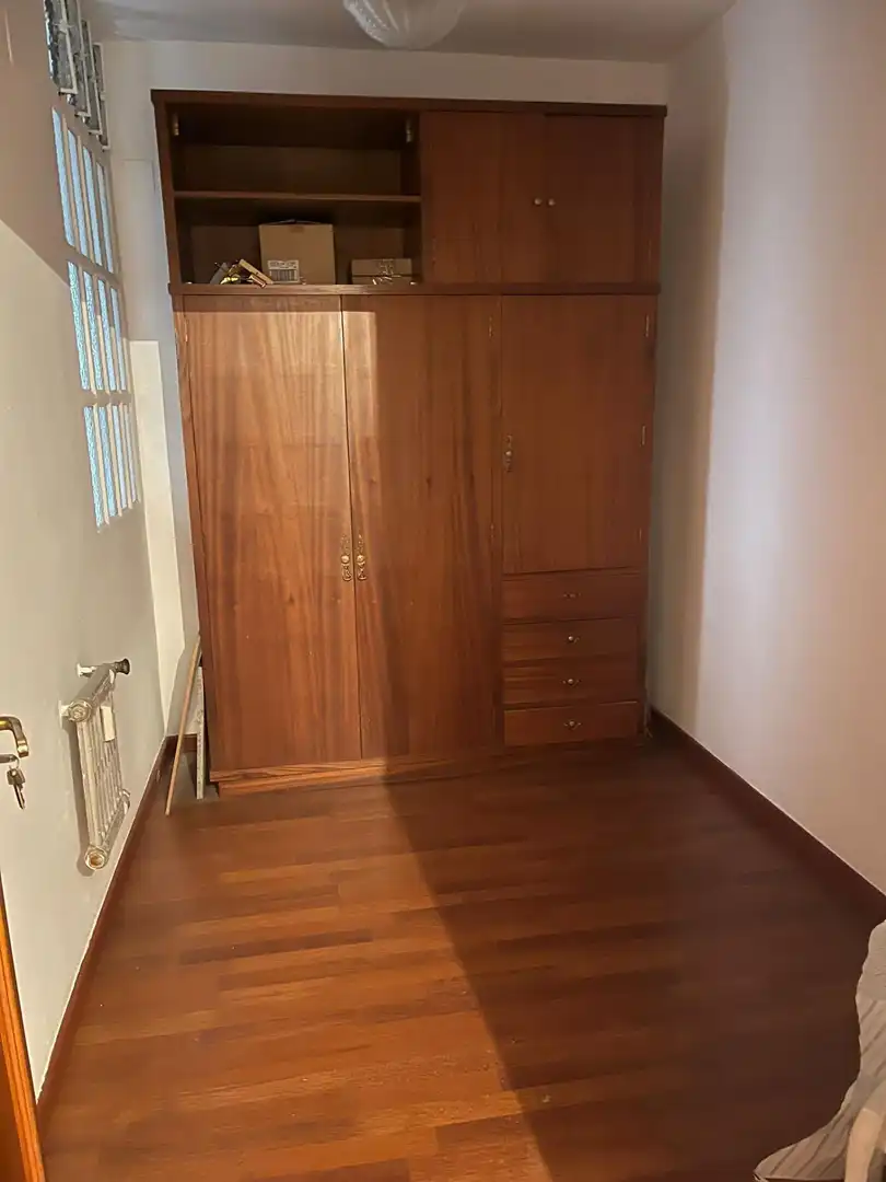 Dormitori de Pis de lloguer en Granada amb Aire condicionat, Calefacció i Terrassa