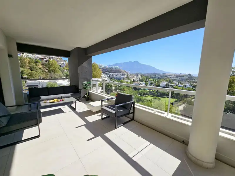 Apartment with pool for sale in La Quinta, imagen 2