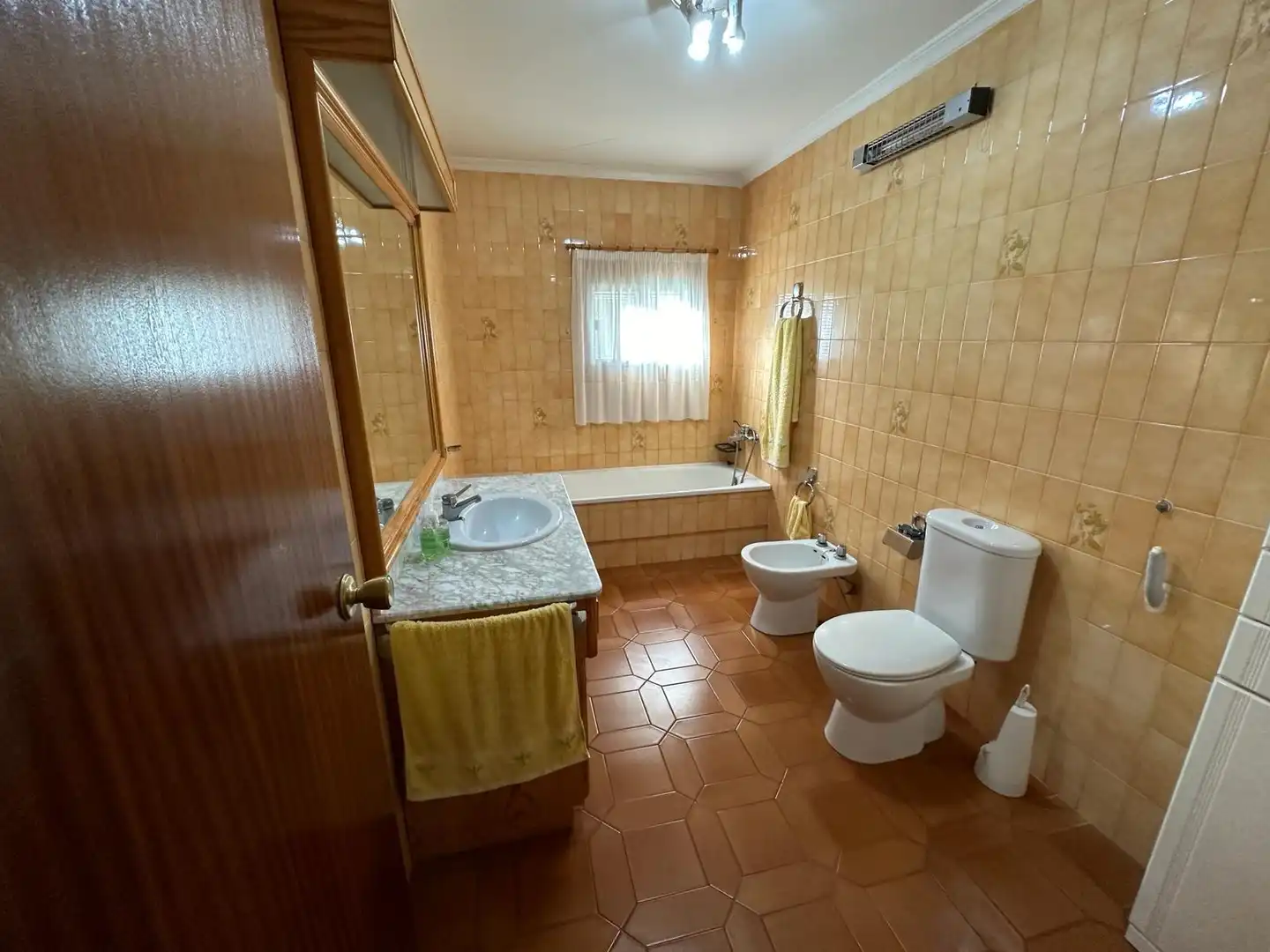 Baño de Casa adosada en venta en Salinas con Calefacción, Jardín privado y Terraza