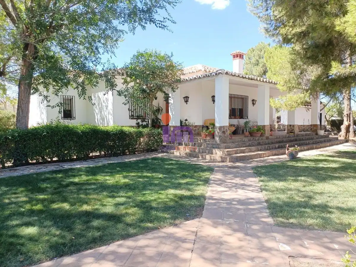 Chalet en venta en Valdepeñas