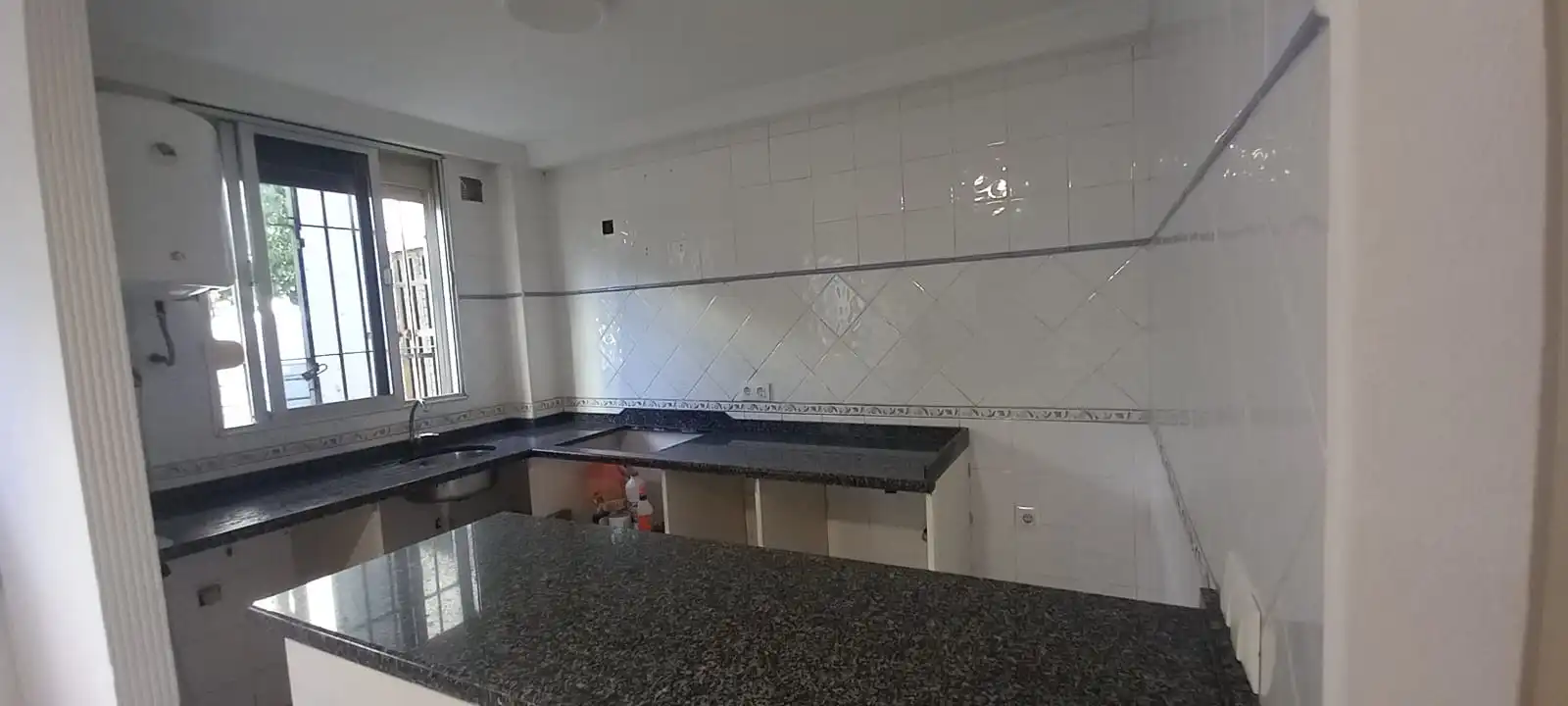Cuina de Pis en venda en Dos Hermanas amb Aire condicionat