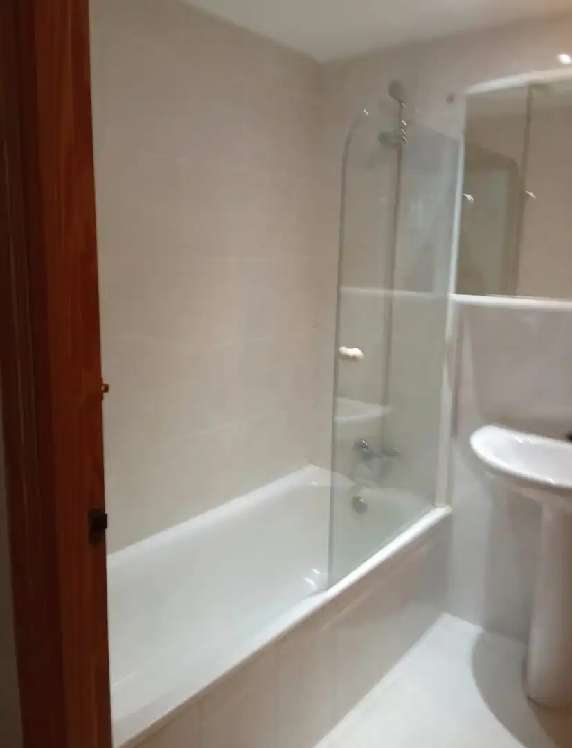 Badezimmer von Wohnung zur Miete in Calvià mit Klimaanlage, Terrasse und Ofen