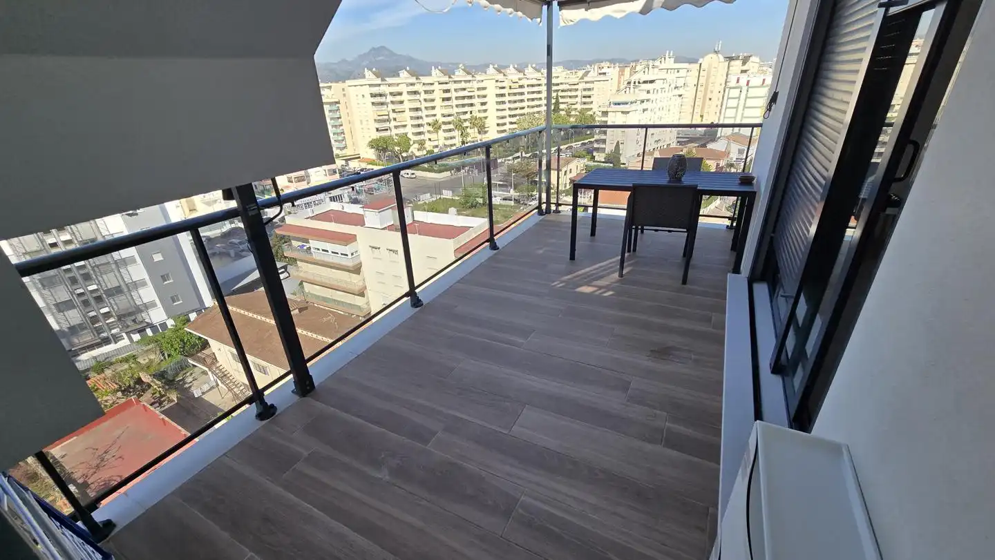 Terraza de Apartamento de alquiler en Gandia con Aire acondicionado, Calefacción y Piscina comunitaria