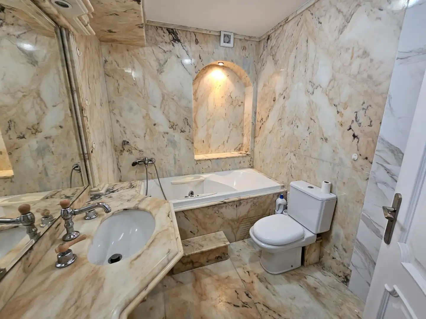Baño de Piso en venta en A Coruña Capital  con Calefacción