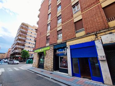 Local comercial en venda a Calle Rizarzuela 11