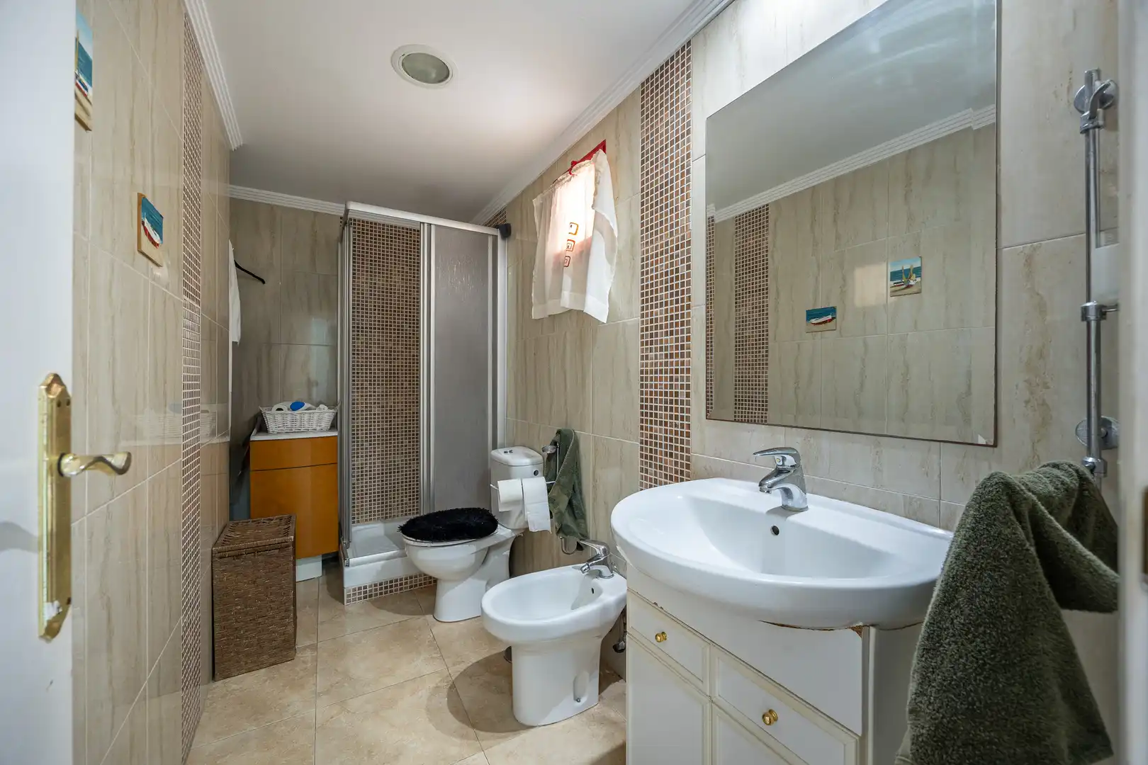 Baño de Apartamento en venta en Benidorm con Piscina, Amueblado y Piscina comunitaria