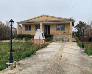 Vista exterior de Casa o xalet en venda en  Zaragoza Capital amb Terrassa, Traster i Piscina