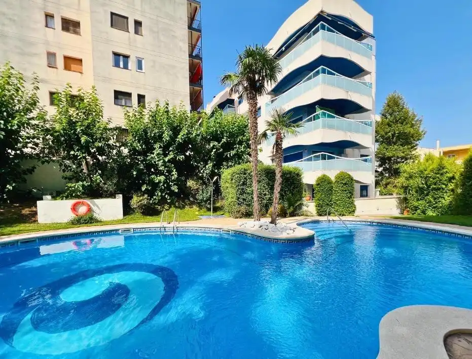 Baixos amb piscina en venda a Carrer BRUSSEL·LES, imagen 2