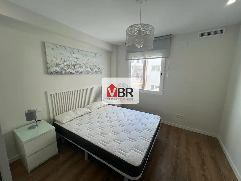 Schlafzimmer von Wohnung zur Miete in Valencia mit Klimaanlage, Heizung und Terrasse