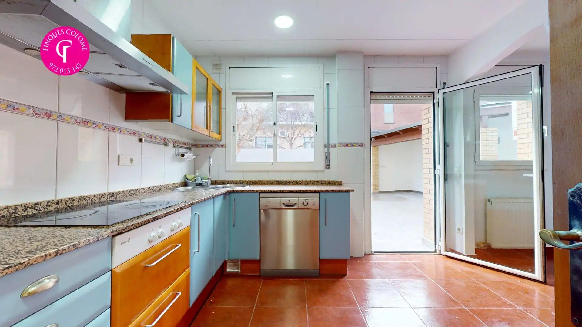 Cuina de Planta baixa en venda en Girona amb Aire condicionat, Calefacció i Terrassa