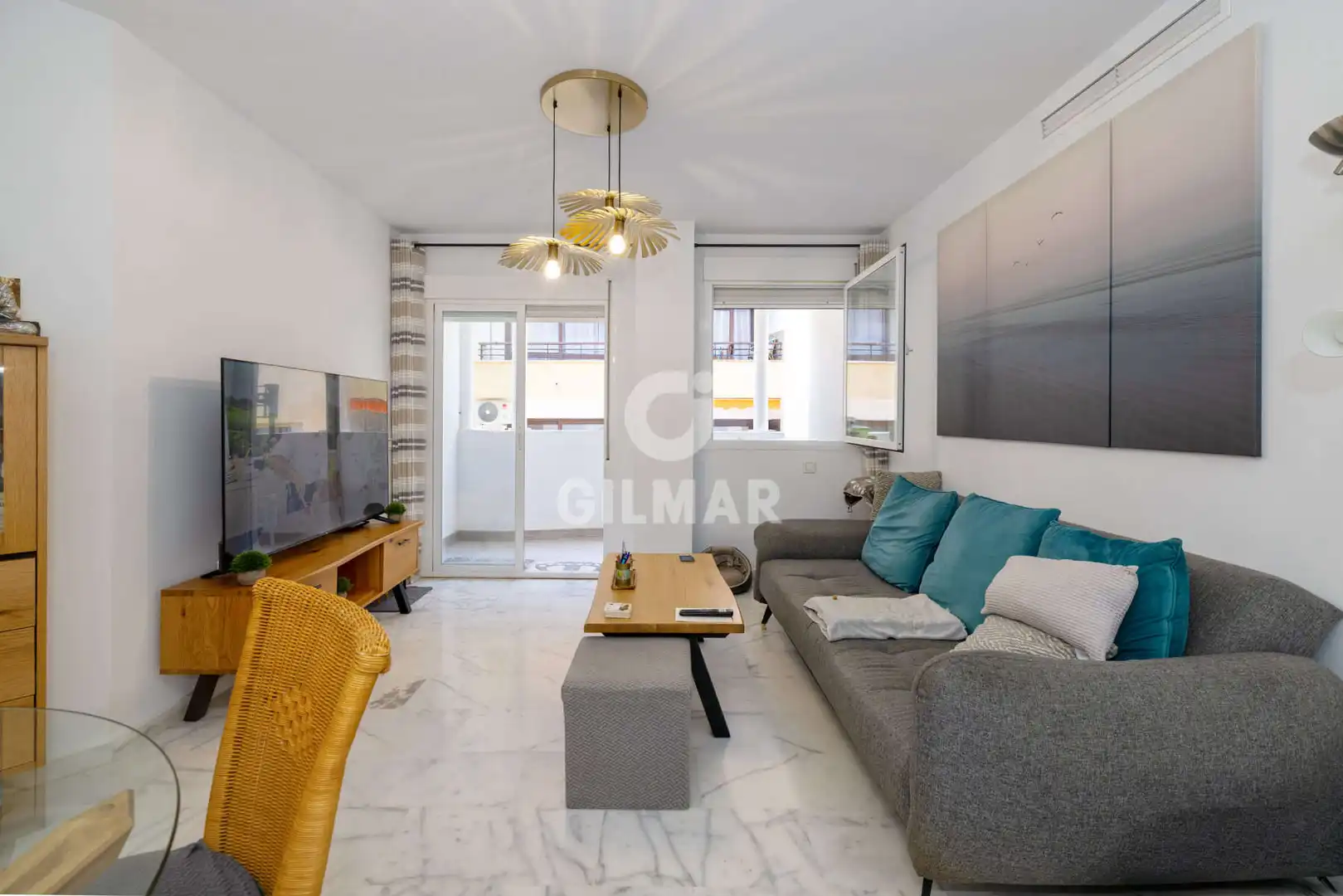Sala d'estar de Apartament en venda en Estepona amb Calefacció, Piscina i Balcó