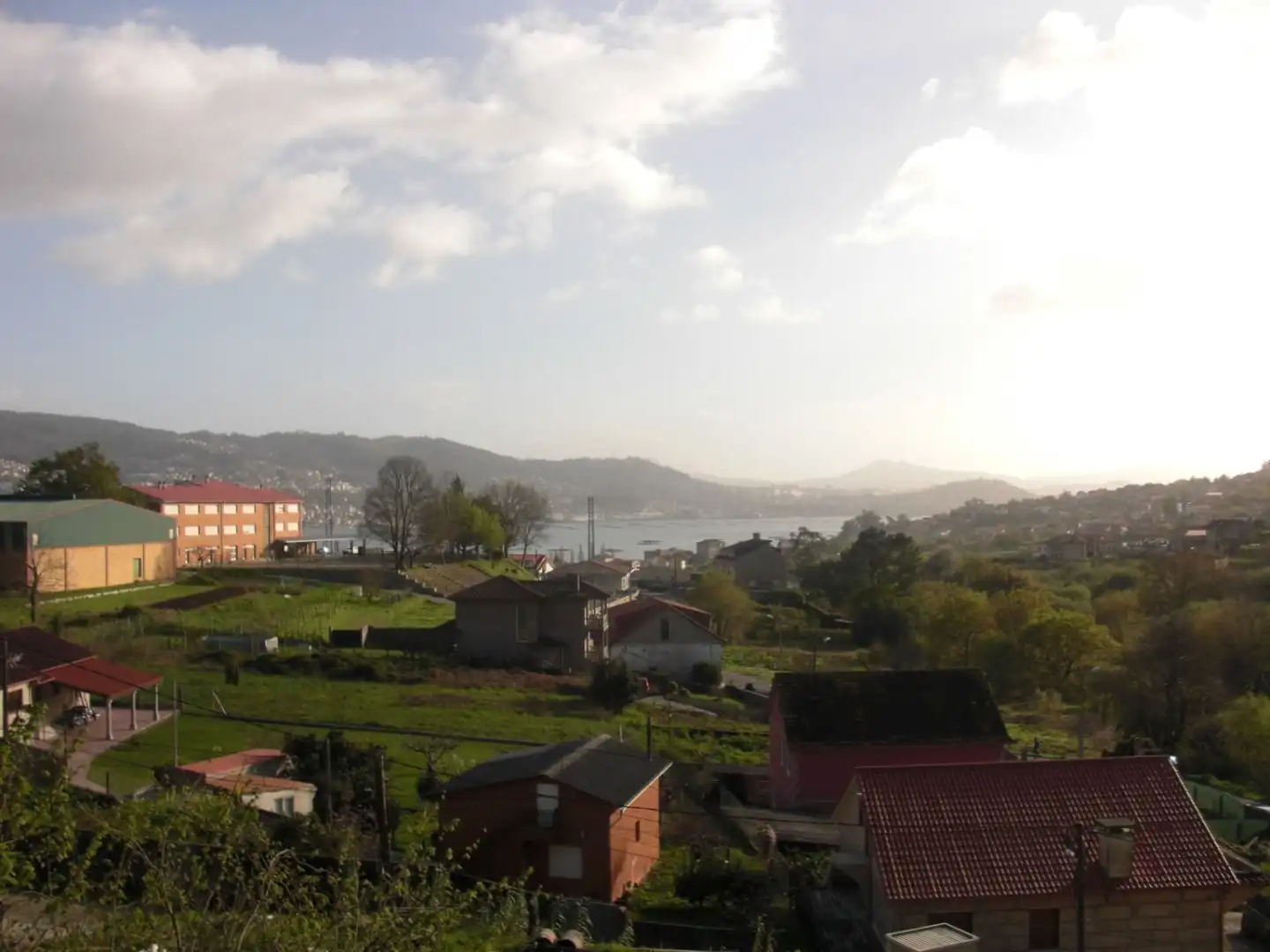 Vista exterior de Casa o xalet en venda en Moaña amb Calefacció, Jardí privat i Parquet