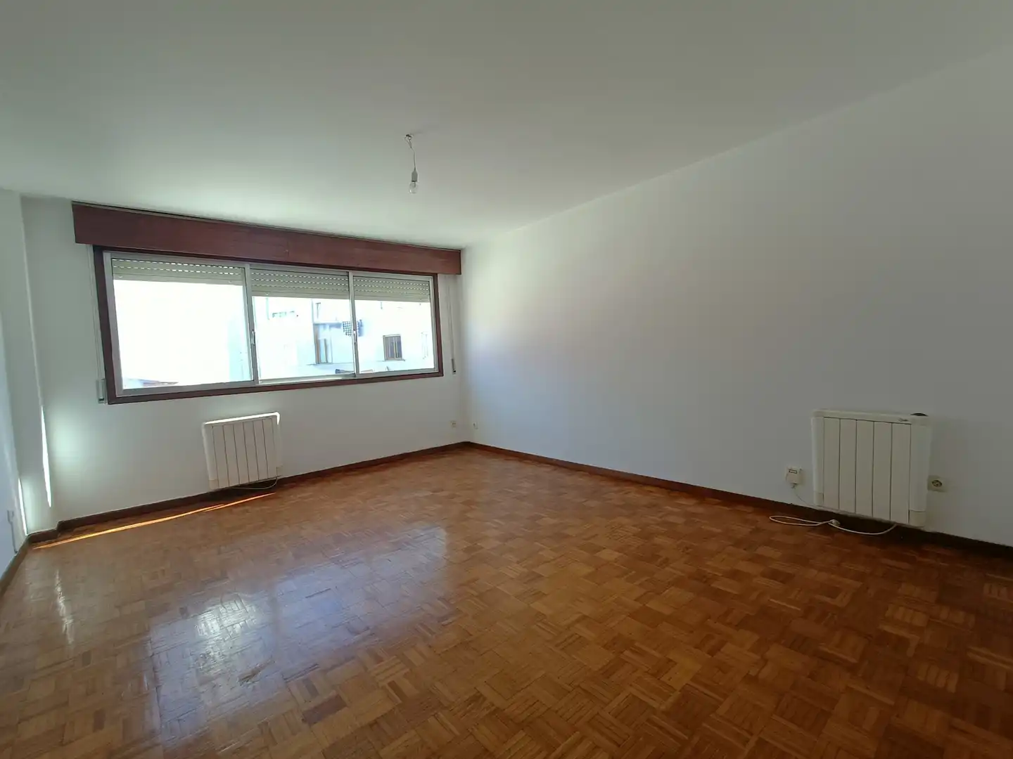 Habitación de Piso en venta en Vigo  con Calefacción, Parquet y Trastero
