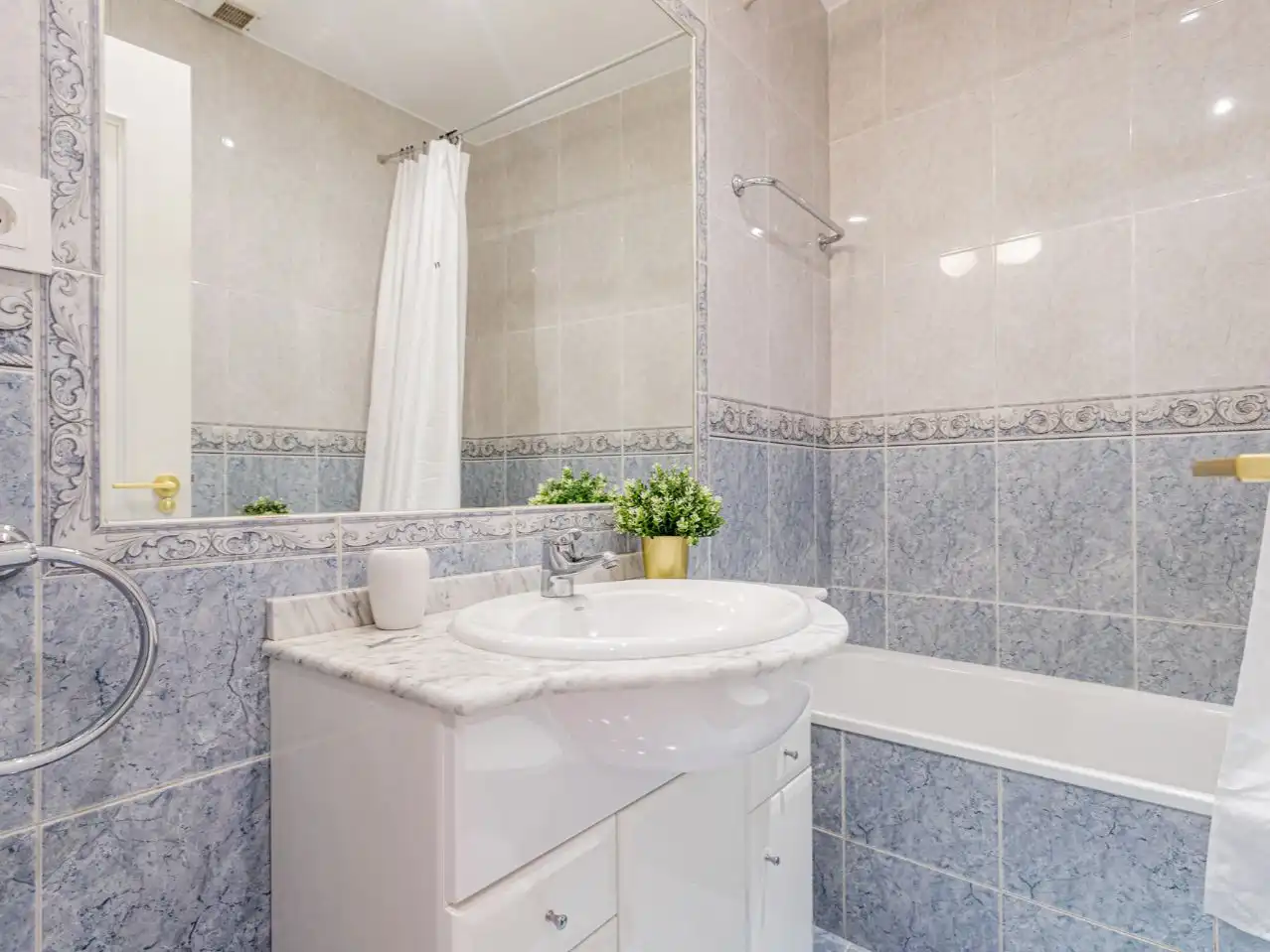 Bathroom of Flat for rent in Chamberí