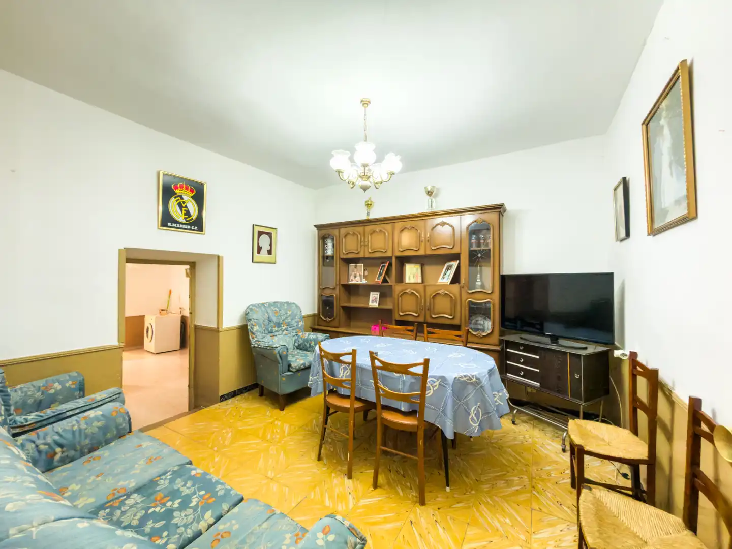 Sala d'estar de Casa o xalet en venda en Cortes de Baza amb Jardí privat, Terrassa i Moblat