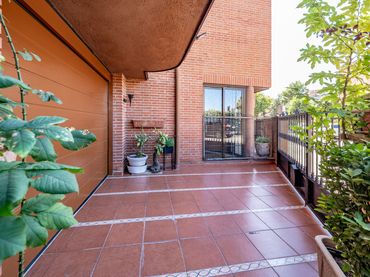 Adosado con balcón en venta en Calle Saturno