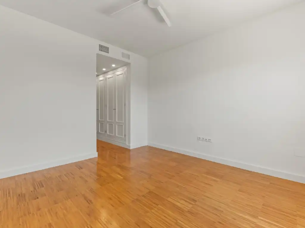 Dormitori de Apartament en venda en Alicante / Alacant amb Aire condicionat i Internet