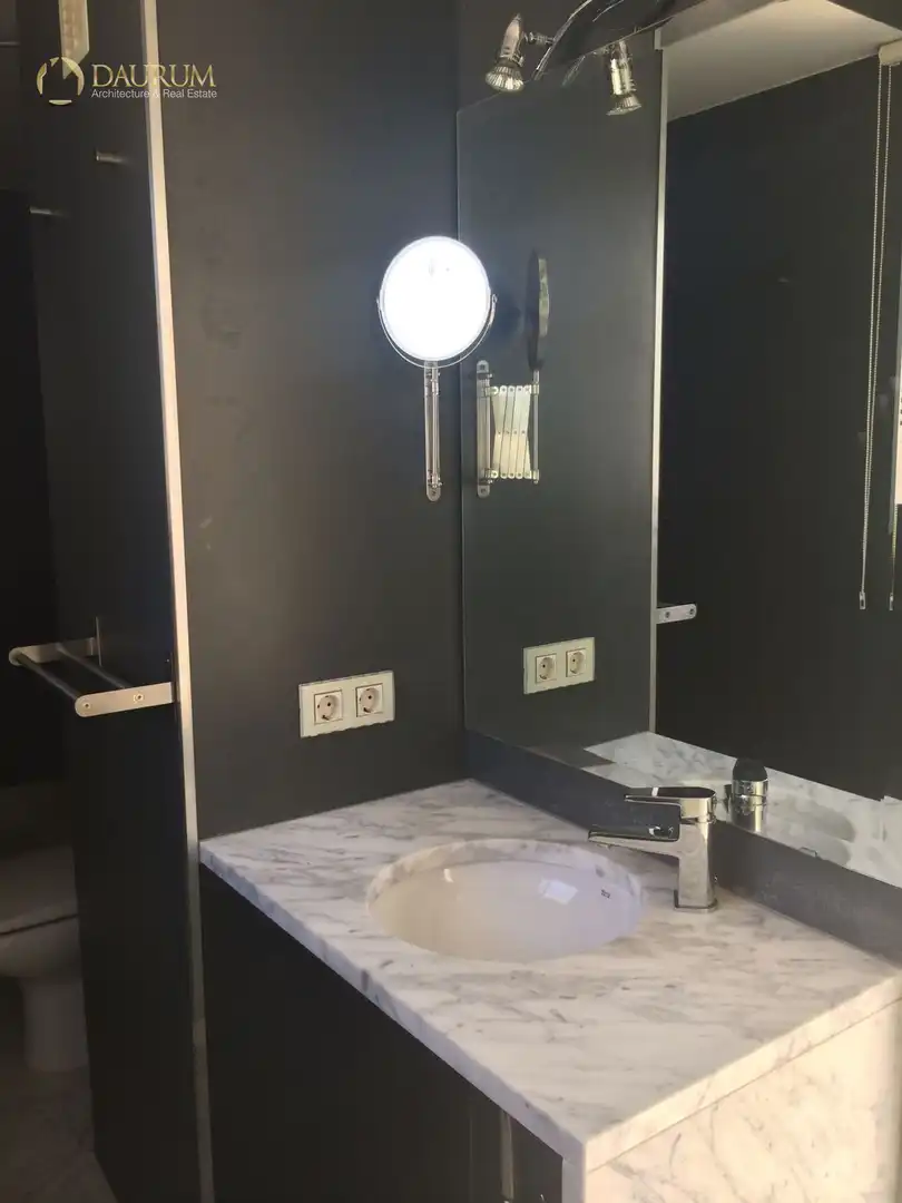 Duplex with lift for sale in Casco Antiguo, imagen 12