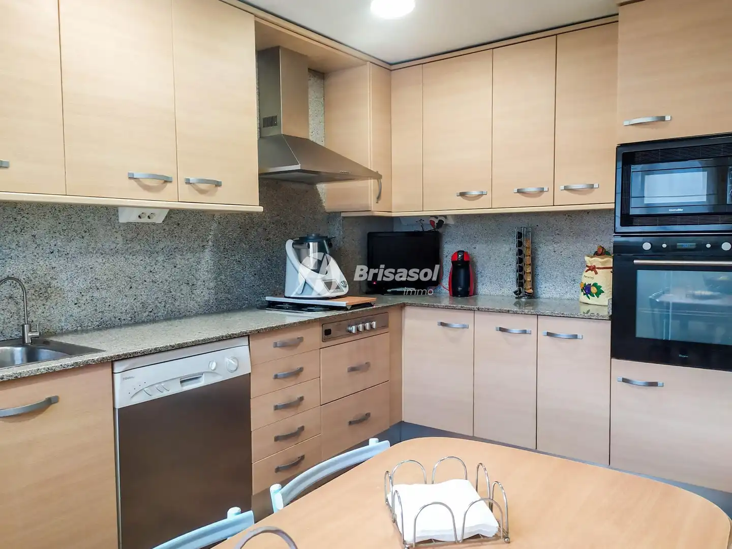Cocina de Casa adosada en venta en Cambrils con Aire acondicionado, Calefacción y Jardín privado