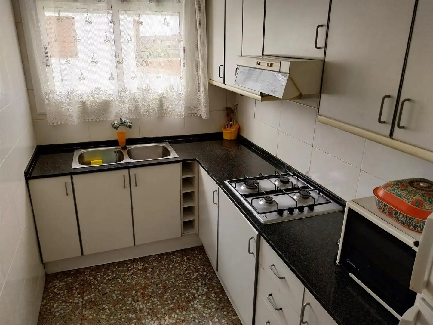 Cuina de Casa adosada en venda en El Vendrell amb Terrassa i Piscina