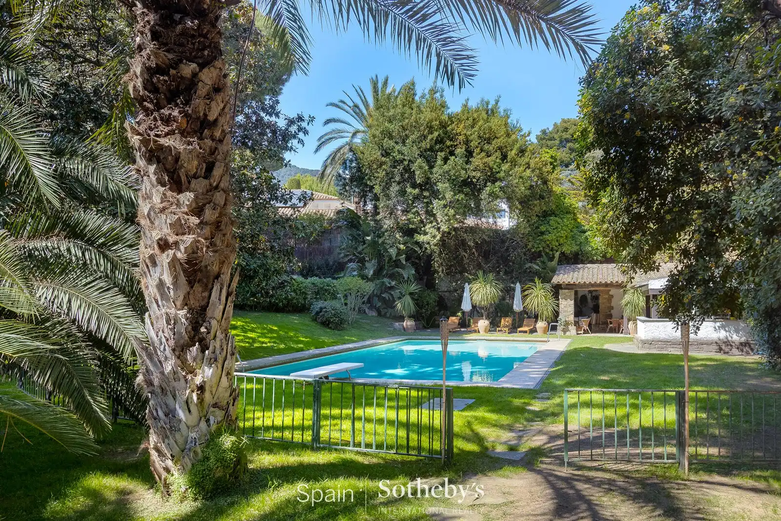 Garden of Country homes for sale in Premià de Dalt  with Air Conditioner, Heating and Private garden