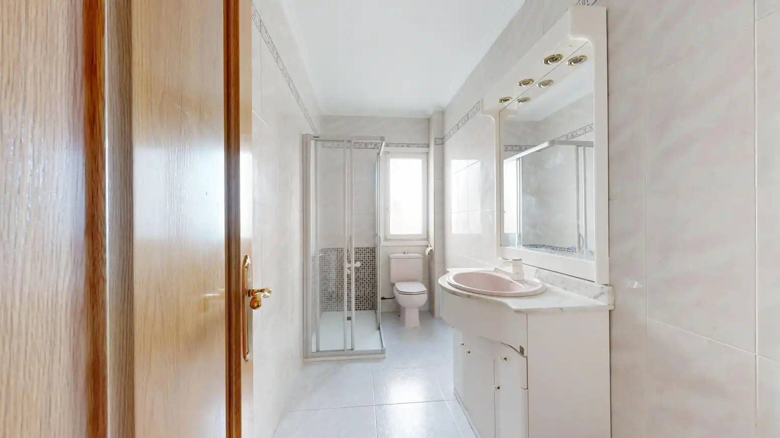 Bathroom of Flat for sale in Tafalla  with Heating, Parquet flooring and Terrace