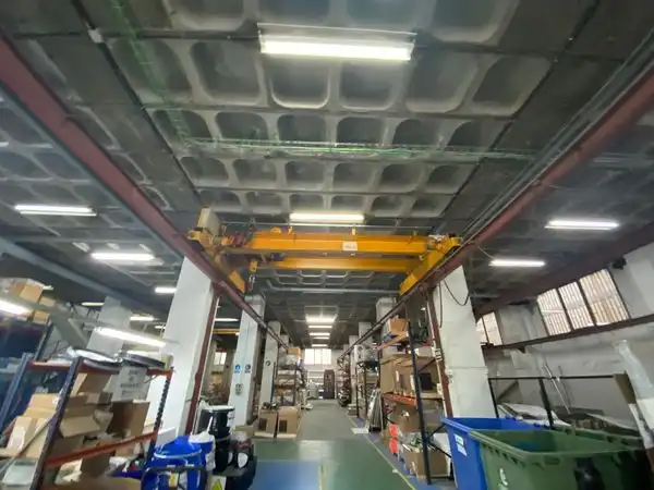 Nave industrial en venta en L'Hospitalet de Llobregat con Calefacción y Alarma