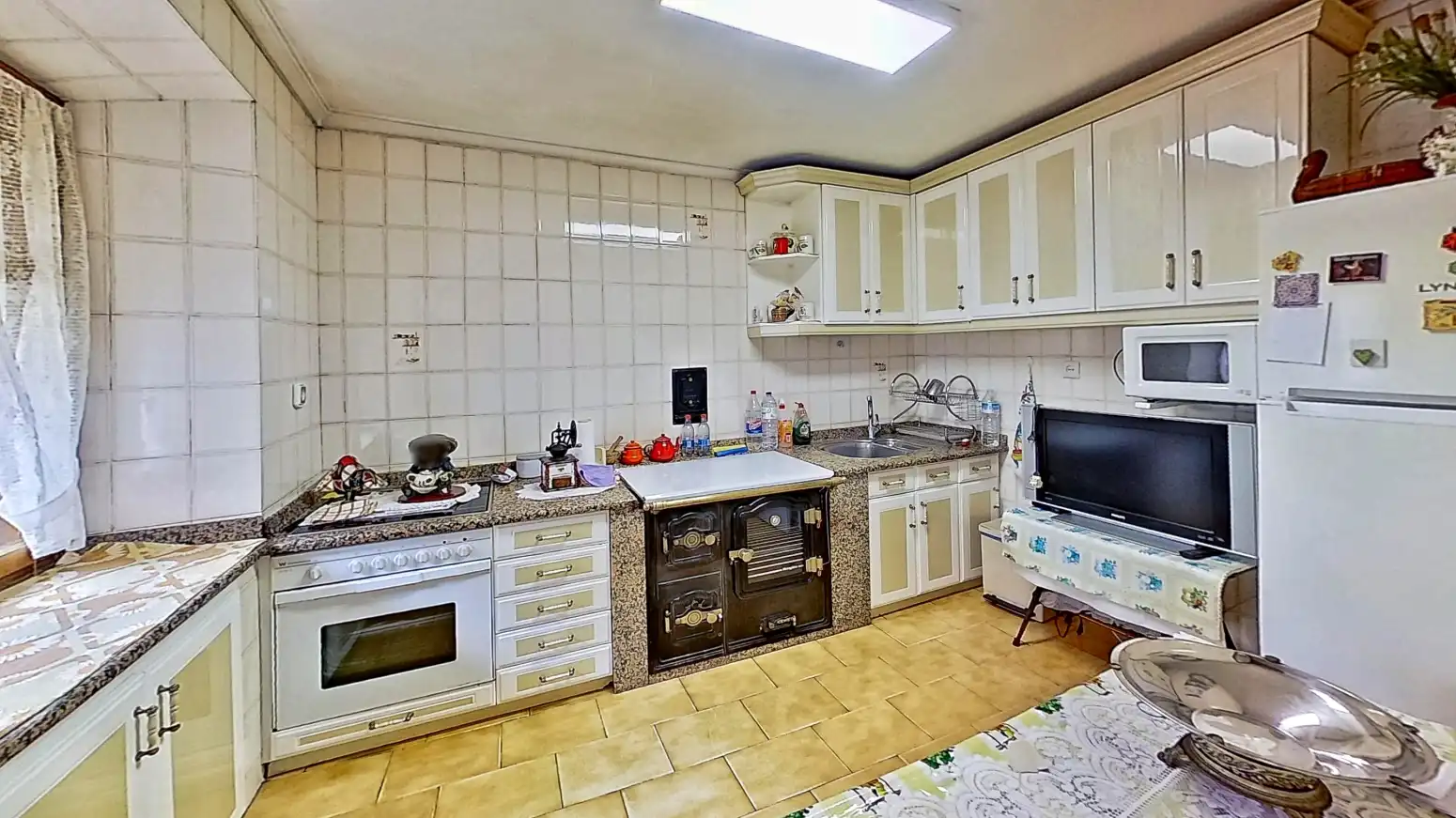 Kitchen of Detached homes for sale in Valderredible  with Heating, Private garden and Storage room