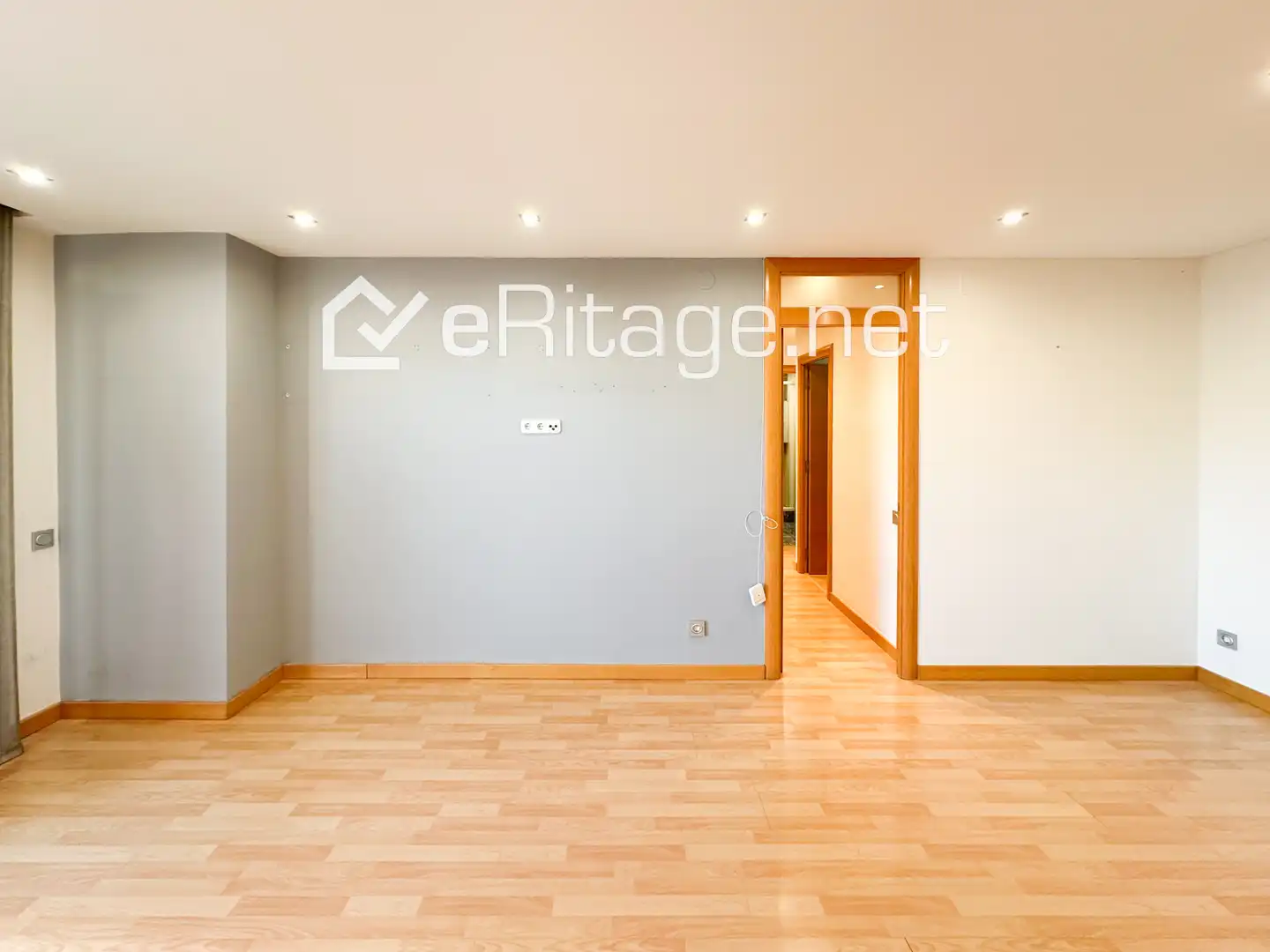 Habitación de Piso en venta en L'Hospitalet de Llobregat con Aire acondicionado, Calefacción y Parquet