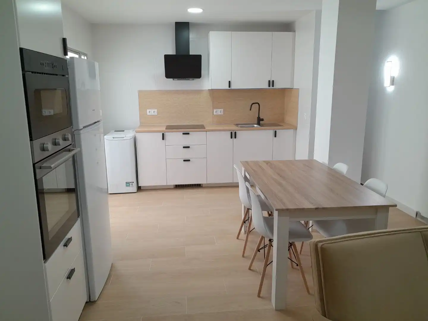 Cuina de Pis en venda en  Sevilla Capital amb Aire condicionat, Terrassa i Balcó