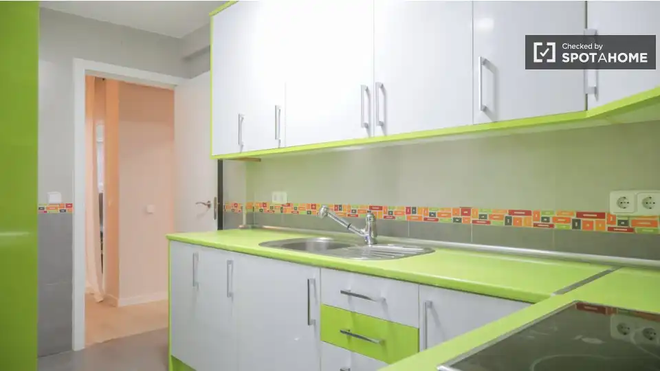 Kitchen of Flat for rent in Madrid  with Air Conditioner, Heating and Furnished