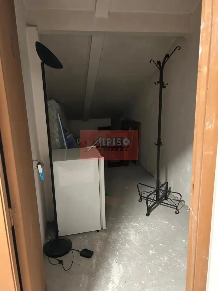Apartamento en venta en Ourense Capital  con Calefacción, Trastero y Amueblado