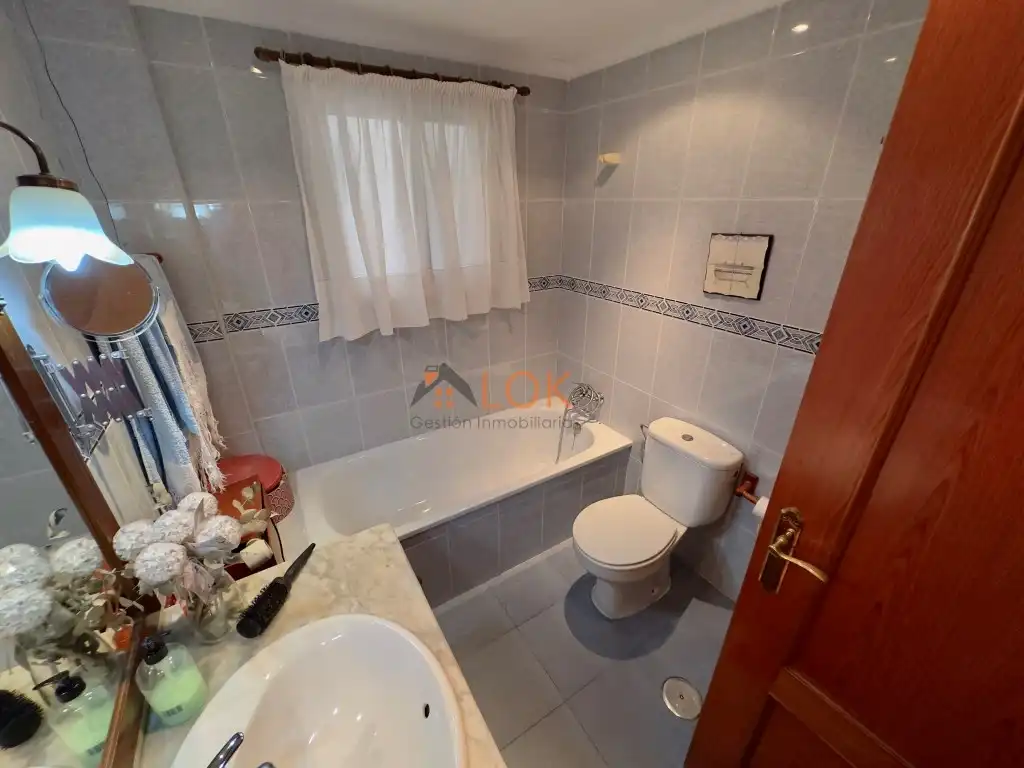 Baño de Piso en venta en Málaga con Aire acondicionado, Jardín privado y Terraza