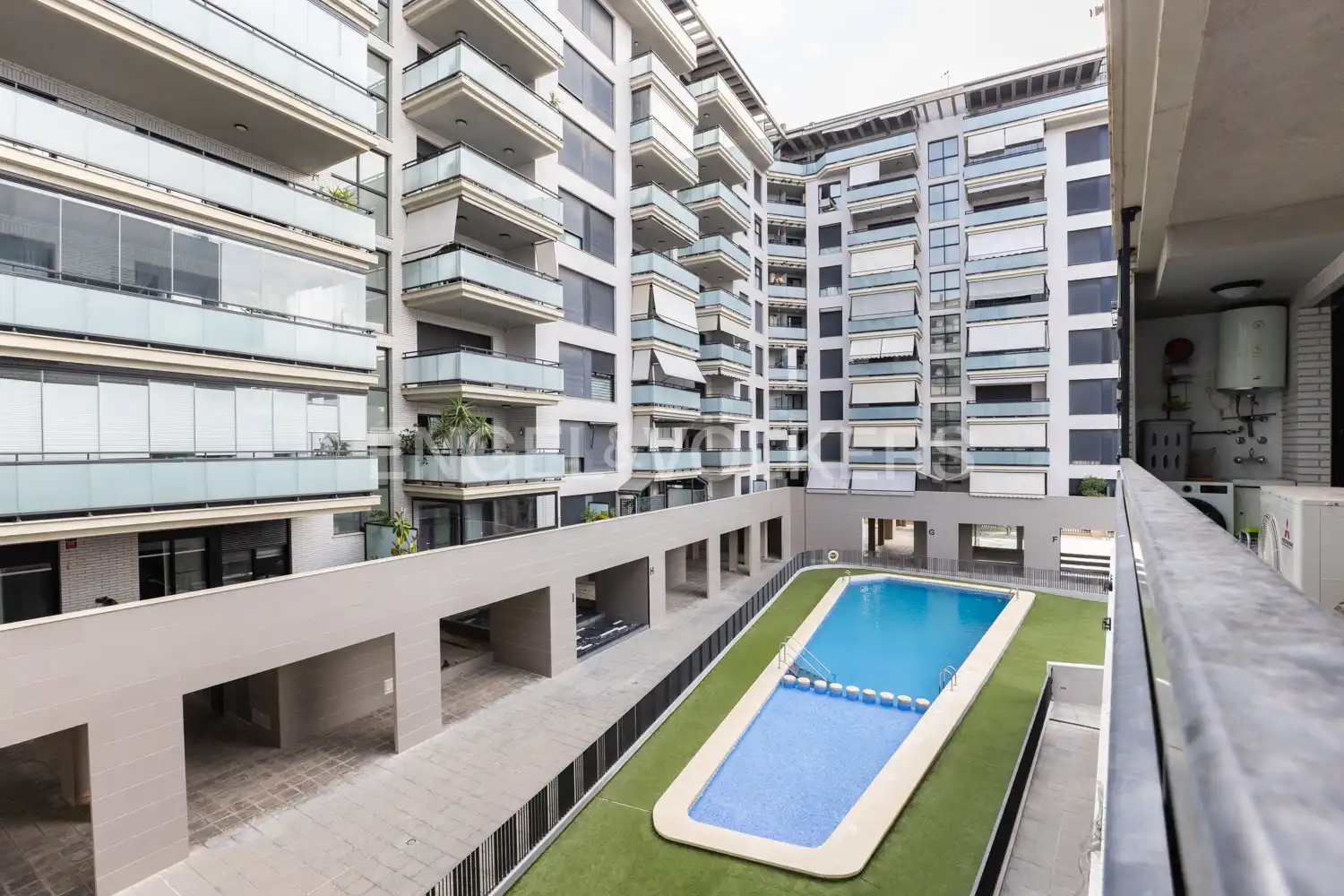 Piscina de Pis en venda en Sagunto / Sagunt amb Aire condicionat, Calefacció i Parquet