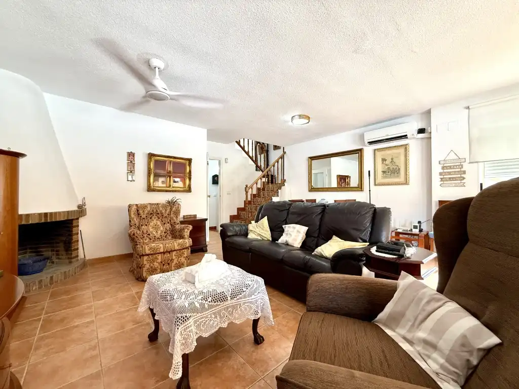Sala d'estar de Casa adosada en venda en Benicasim / Benicàssim amb Aire condicionat, Forn i Rentadora