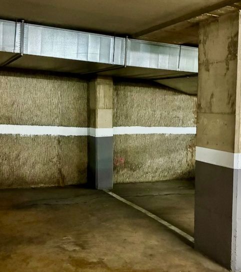 Foto 2 von Garage zum Verkauf in Carrer de la Batllòria, 11, Sant Crist, Badalona