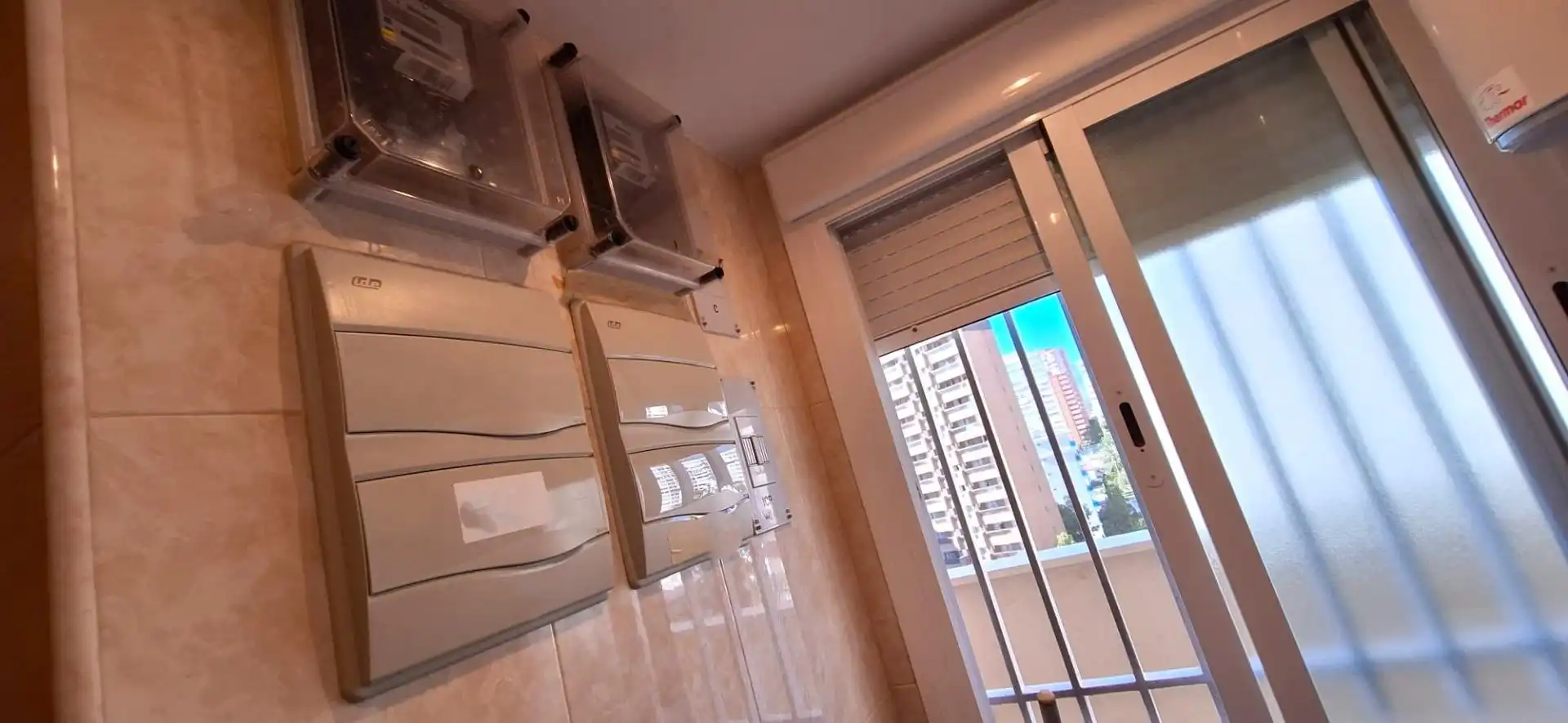 Habitación de Apartamento de alquiler en Benidorm con Aire acondicionado, Jardín privado y Amueblado