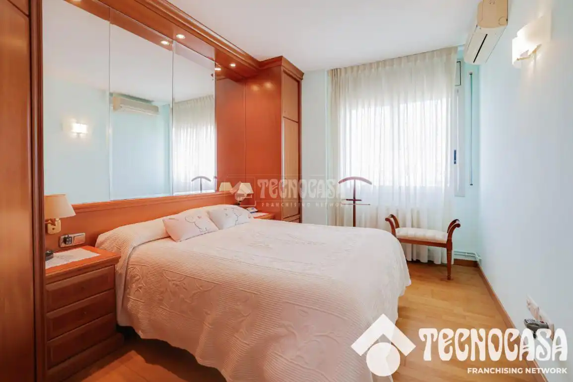 Habitación de Ático en venta en Barcelona con Balcón