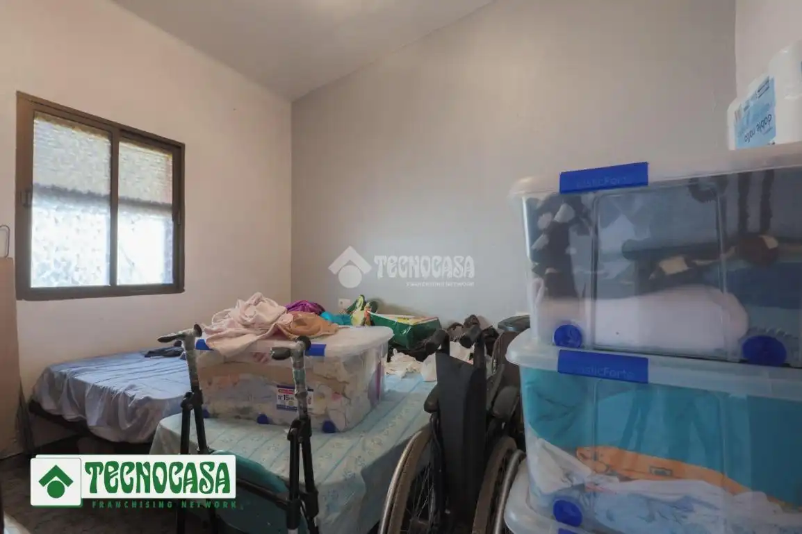 Detached homes for sale in Adra
