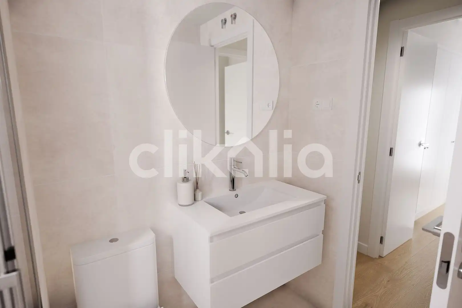 Bathroom of Flat for sale in Madrid  with Air Conditioner, Heating and Terrace