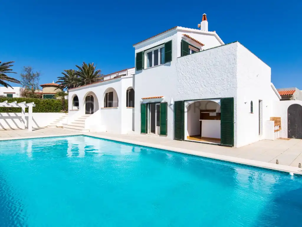 Vista exterior de Casa o xalet en venda en Sant Lluís amb Terrassa i Piscina