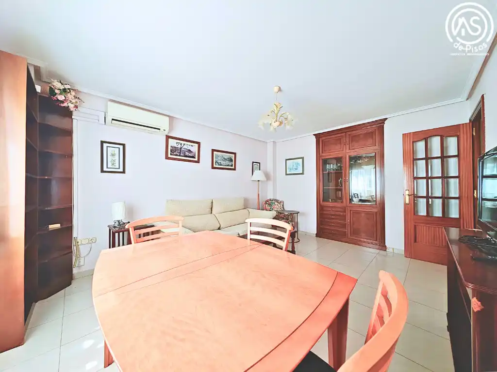 Sala de estar de Piso en venta en Zaragoza con Aire acondicionado, Calefacción y Amueblado