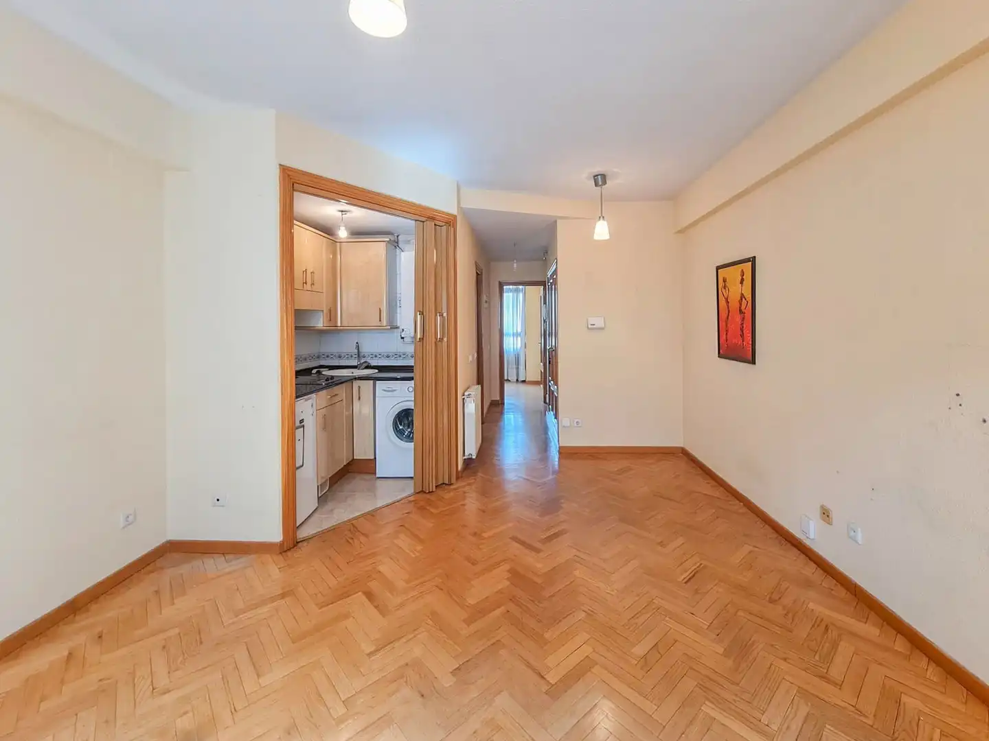 Dormitori de Apartament de lloguer en Madrid amb Calefacció, Parquet i Forn